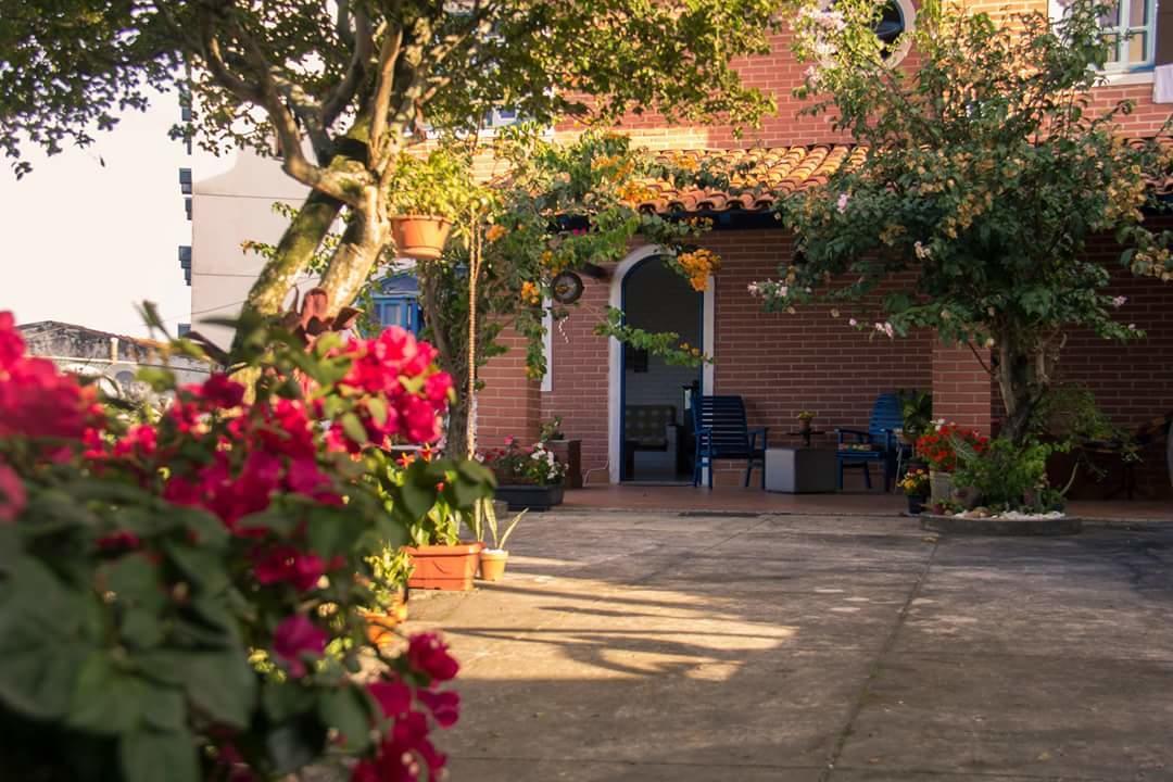 Hostel Villa Virtudes グアラパリー エクステリア 写真